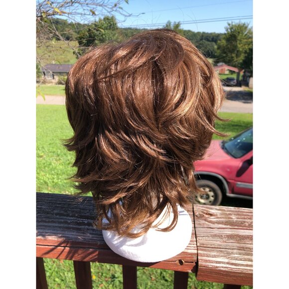 Wig Brown Carmel Blonde Highlights Layered Short Synthetic Wig For Women - Picture 3 of 13